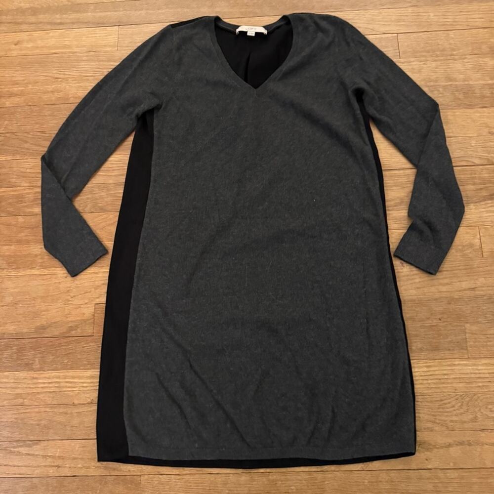 Loft gray black V-neck long sleeve mini shift sweater dress size XS
b52